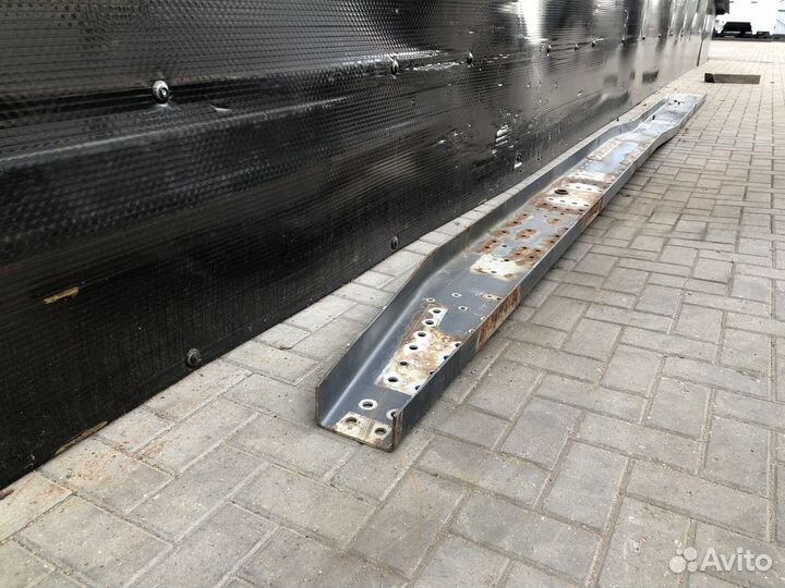 Лонжерон левый Daf XF106