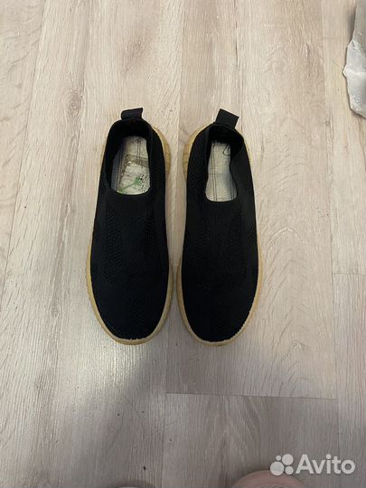 Кроссовки женские