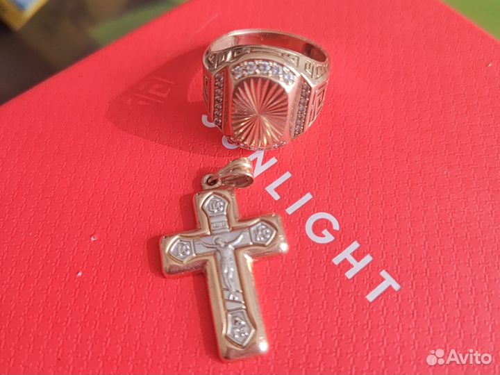 Продам Золотую печатку и крестик