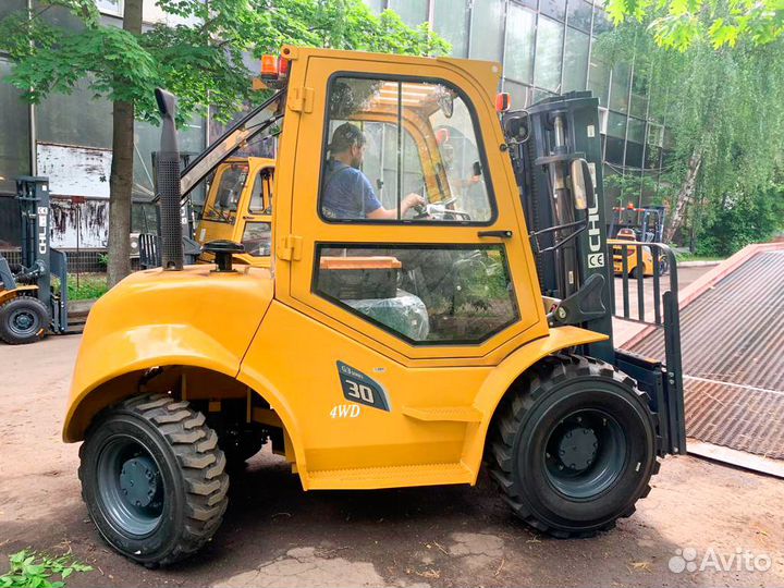 Вилочный погрузчик CHL CPCD30, 2023