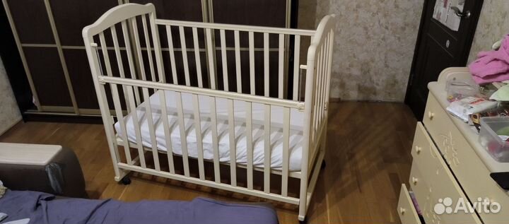 Детская кроватка