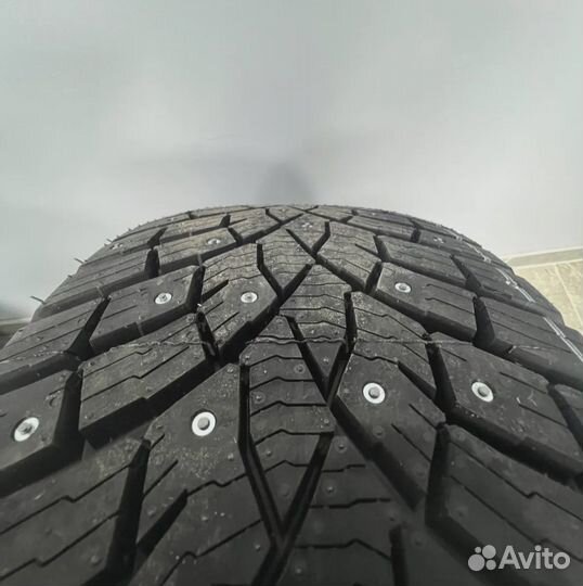 Triangle IcelynX TI501 215/70 R16 104T