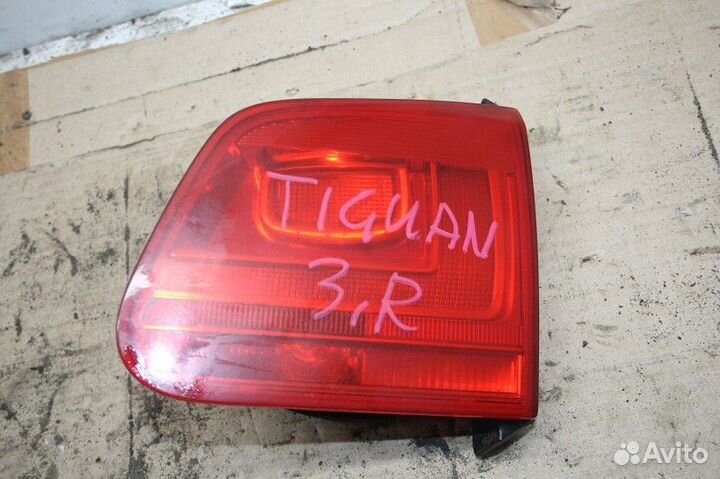 Фонарь задний внутренний правый Volkswagen tiguan