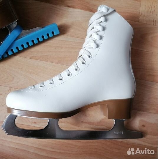 Коньки фигурные женские Botas Dagmar чешские