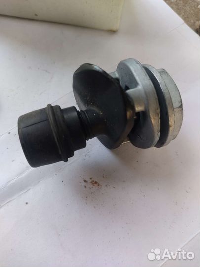 Упор багажной двери BMW X5