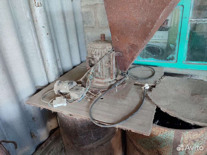 Зернодробилка