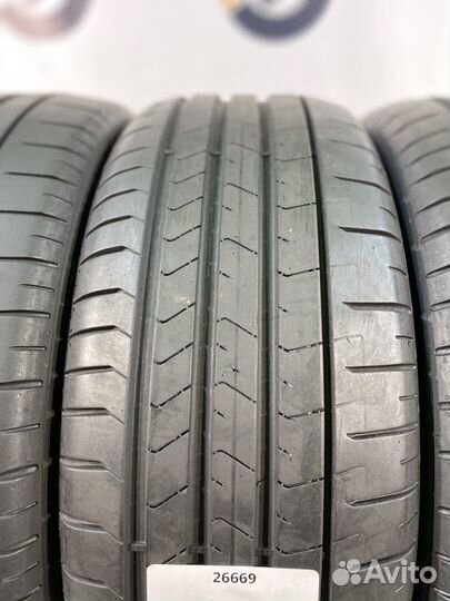 Pirelli P Zero PZ4 225/40 R19 93Y