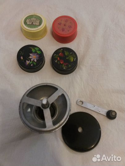 Ручная кофемолка СССР /Дорожные стаканчики /Домино