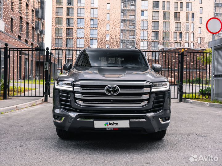 Toyota Land Cruiser 3.5 AT, 2023, 50 км