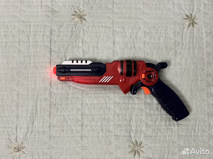 Игрушечное оружие с эффектами