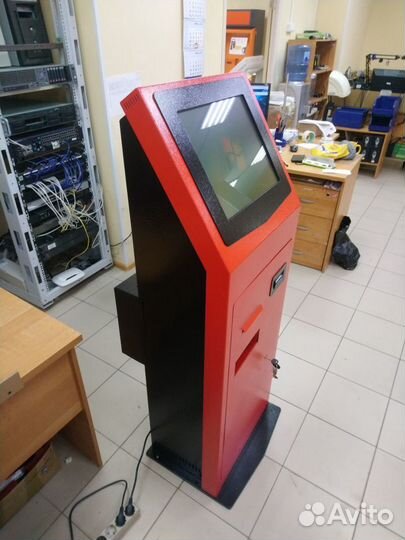 Платежные терминалы с функцией выдачи сдачи