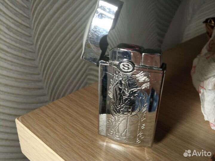 Зажигалка конь