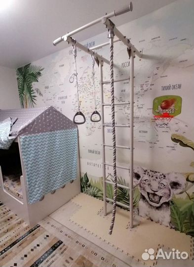 Шведская стенка, турник, встроенный