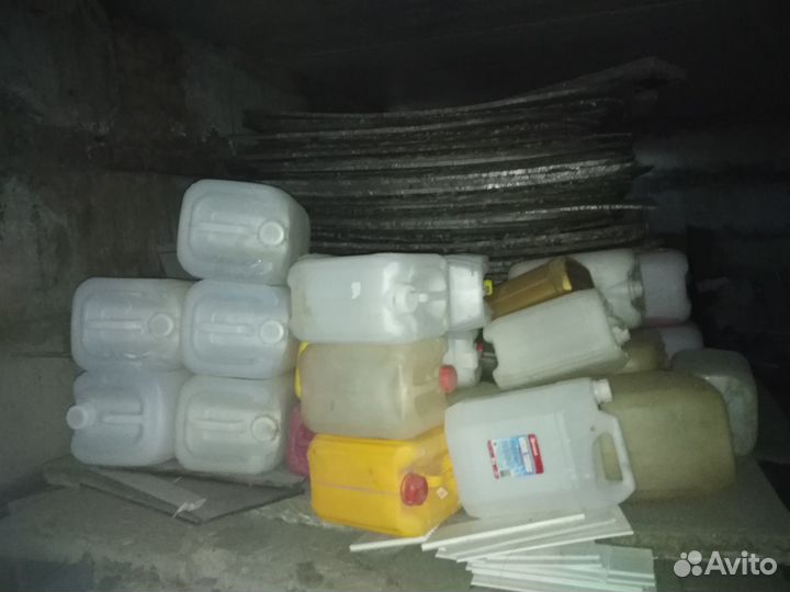 Ведра и канистры