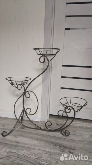 Подставка для цветов кованая