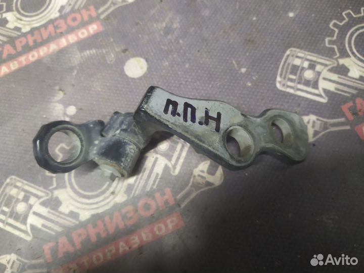 Петля двери Ford Focus 2