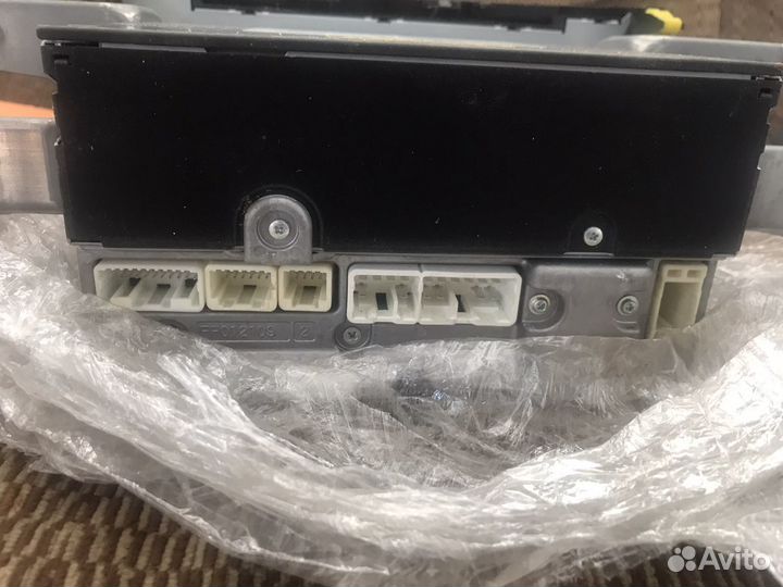 Штатная магнитола rav4 2011