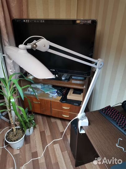 Лампа+вытяжка паров клея(для наращивания)