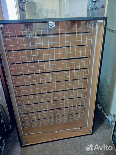 Мебель: витрины, шкафы, тумбы, полки, стеллажи