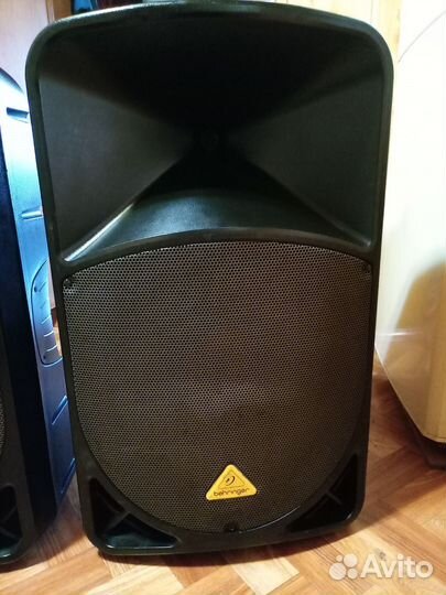 Акустика Behringer B115 MP3