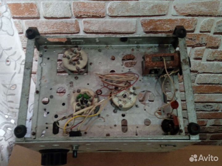 Корпус для монтажа с деталями.для радиолюбителей