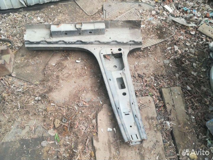 Стойка b левая Volkswagen Polo седан