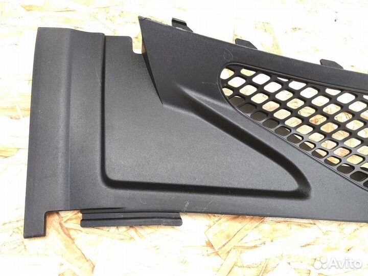 Накладка жабо правая Porsche Cayenne 2010-2017