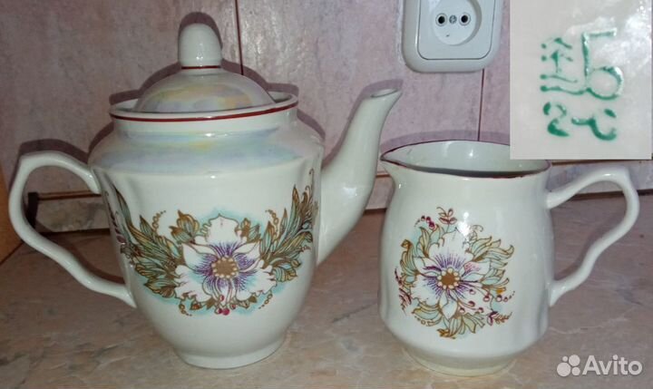 Набор: чайник, сахарница и молочник. СССР