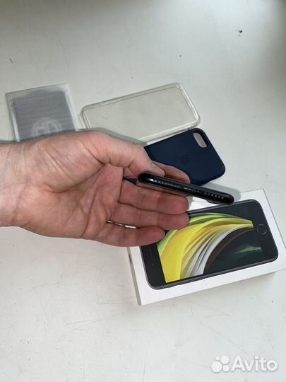 iPhone SE (2020), 64 ГБ