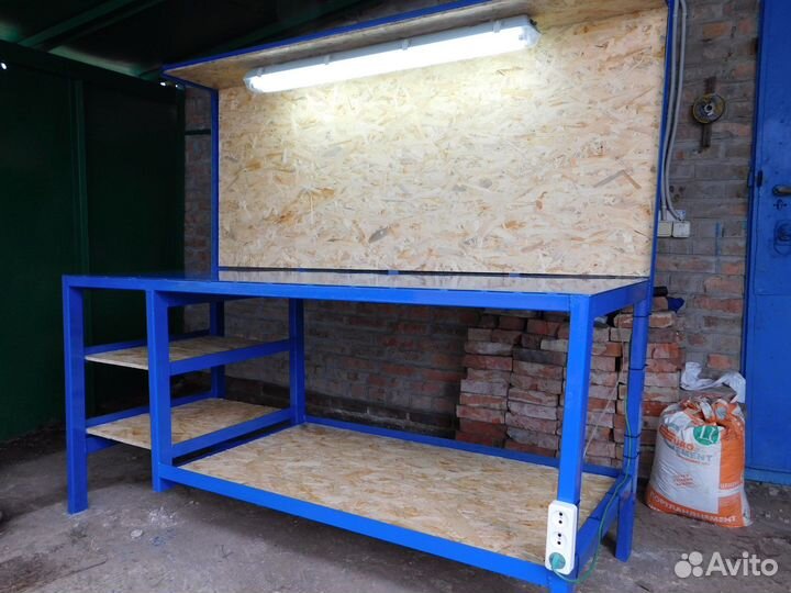 Стол, верстак в гараж. Стеллажи, кронштейны