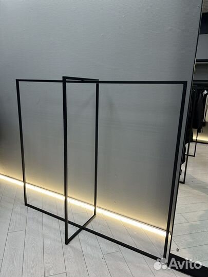 Вешалка для одежды напольная / рейл