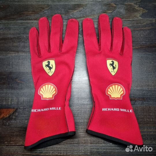 Scuderia Ferrari перчатки