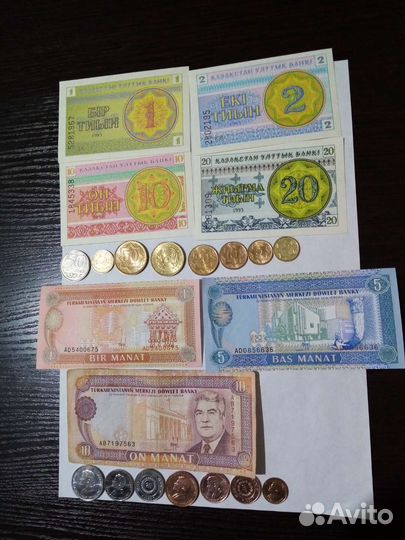 Банкноты и монеты республик СССР