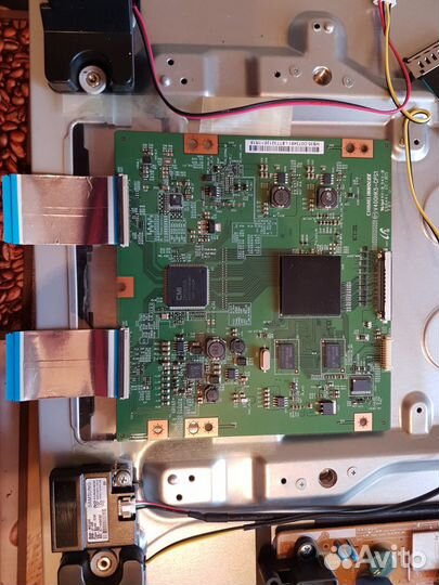 Samsung UE32ES6557U,UE40ES6547U разбитые матрицы