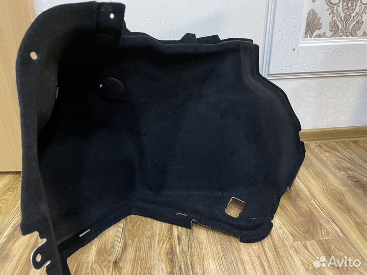 Lexus is250 обшивка багажника