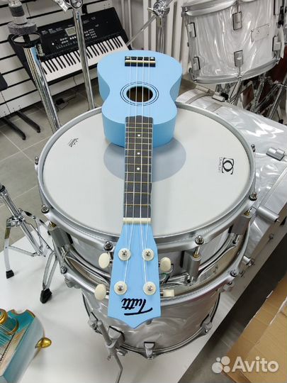 Tutti JR-13 LBL Укулеле концертная голубой