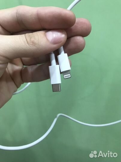 Зарядка на iPhone