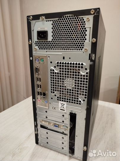 Компьютер, системный блок, клавиатура, колонки