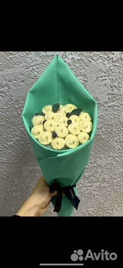 Букет из школадных пельменей