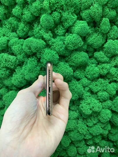iPhone Xs, 64 ГБ