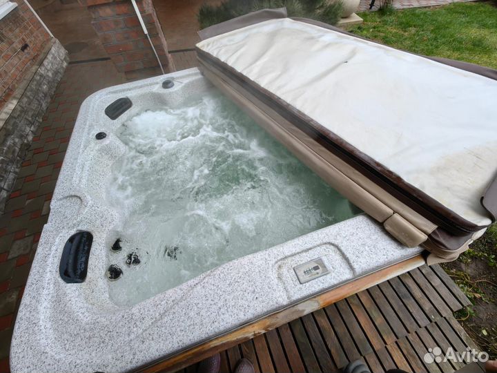 Гидромассажная ванна спа