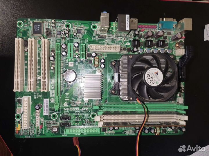Материнская плата NF520-A2