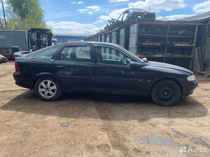 В разборе Opel vectra B
