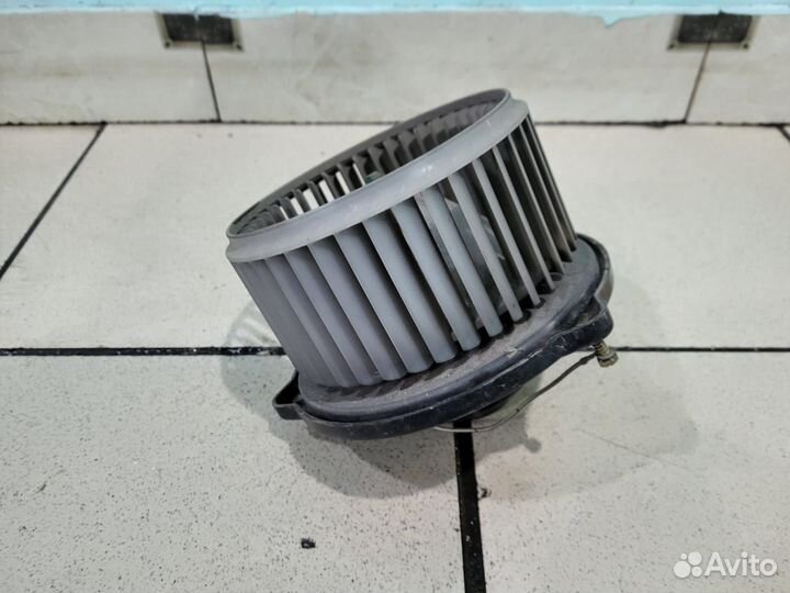 Моторчик печки Toyota Noah R60