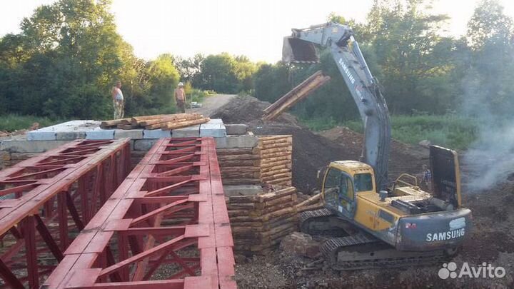 Подручный на стройку