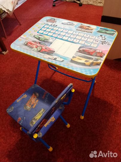Детский стол и стул