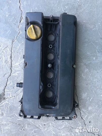 Клапанная крышка Opel Astra H 2004-2014