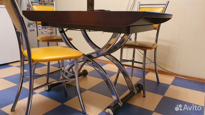 Кухонный стол и стулья бу