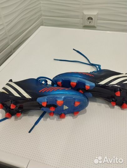 Футбольные бутсы adidas predator