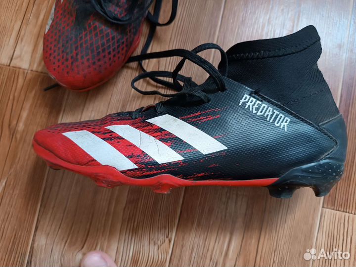 Футбольные бутсы adidas predator freak